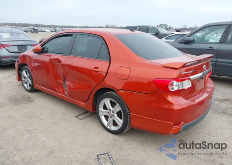 2013 Toyota Corolla S Special Edition z USA, uszkodzony, nr VIN 2T1BU4EE0DC072241
